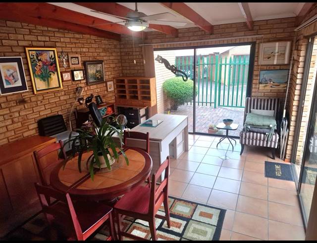 3 BEDROOM SECTIONAL TITLE FOR SALE IN NOORDHEUWEL